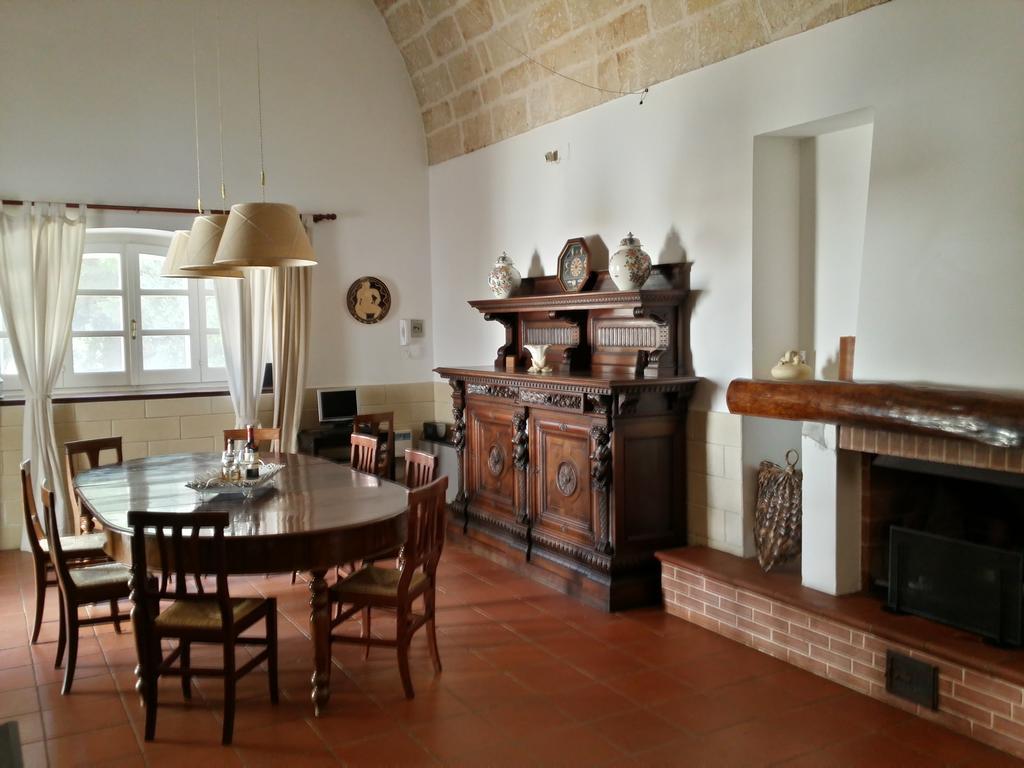 Villa Carenza Монополи Екстериор снимка