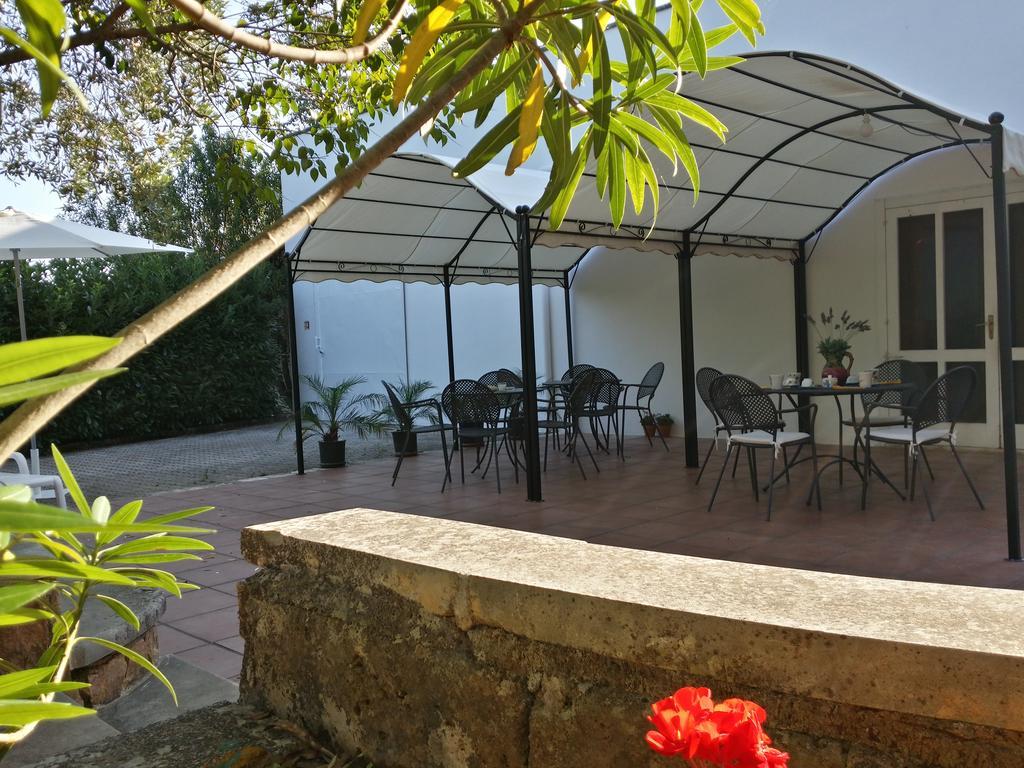 Villa Carenza Монополи Екстериор снимка