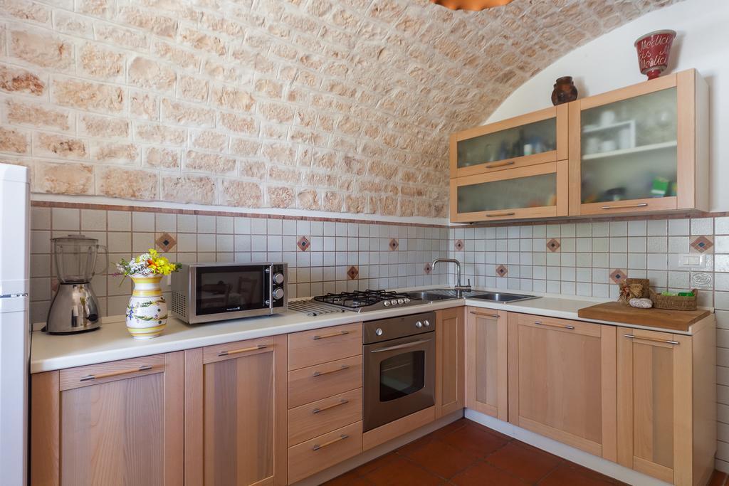 Villa Carenza Монополи Екстериор снимка
