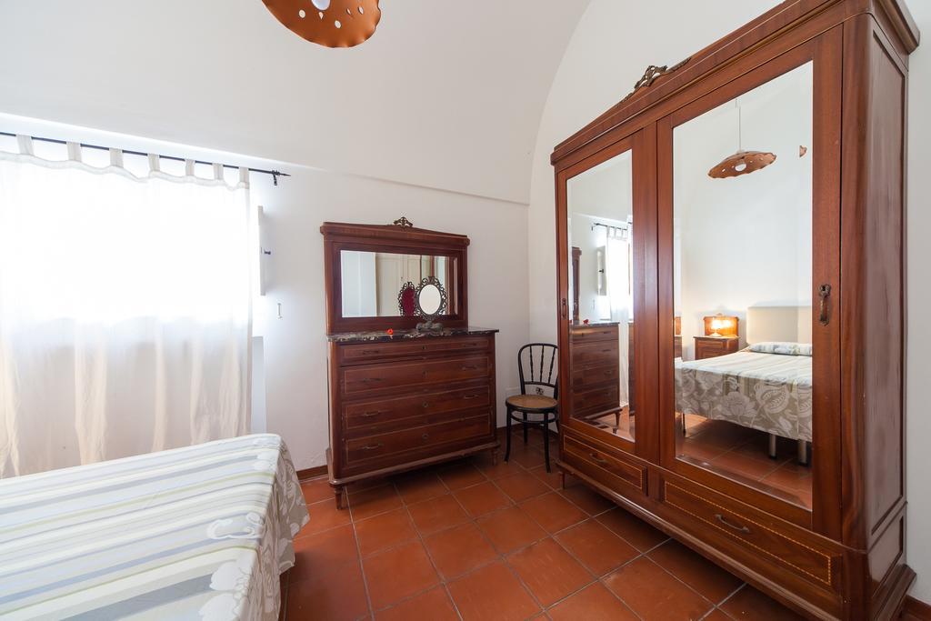 Villa Carenza Монополи Екстериор снимка