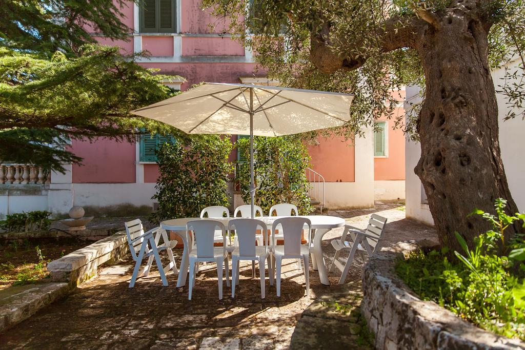 Villa Carenza Монополи Екстериор снимка