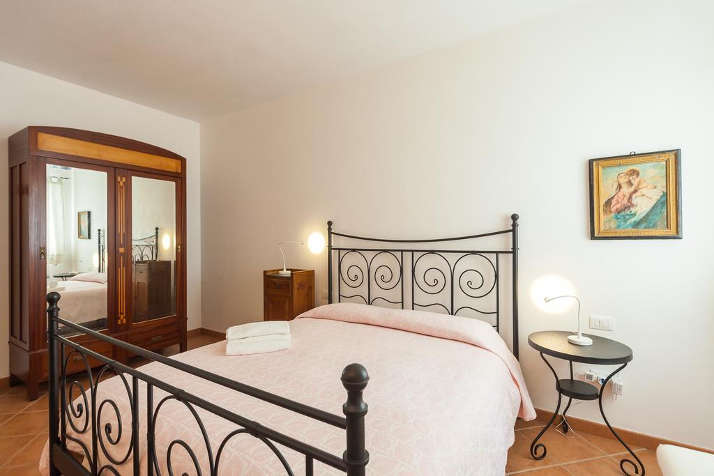 Villa Carenza Монополи Екстериор снимка