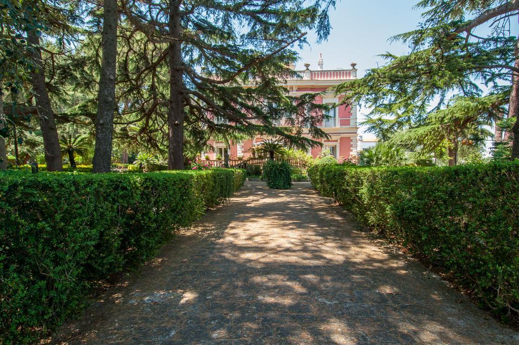 Villa Carenza Монополи Екстериор снимка