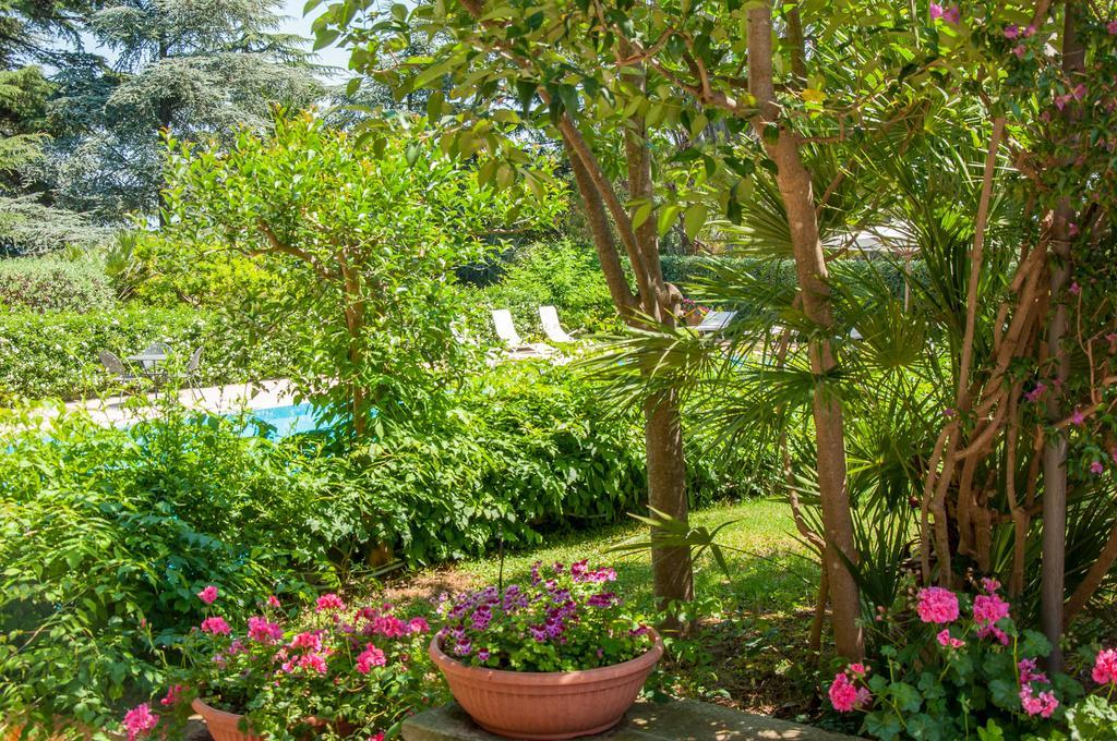 Villa Carenza Монополи Екстериор снимка
