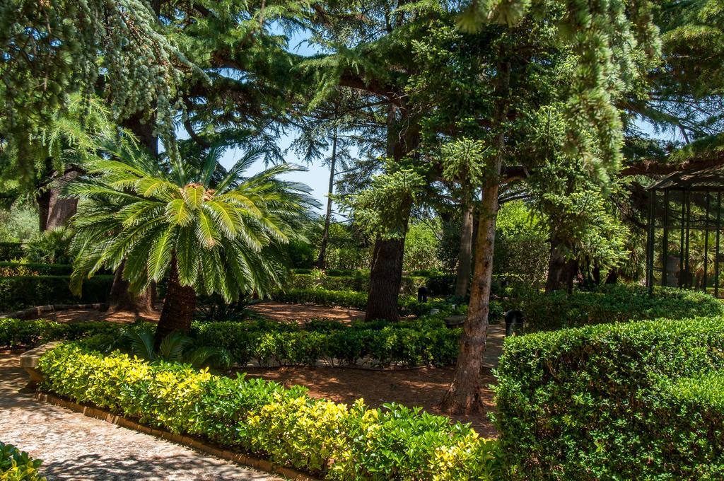 Villa Carenza Монополи Екстериор снимка